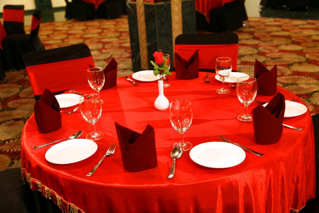 Continent Nakodar Hotel & Resorts Екстер'єр фото