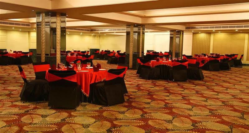 Continent Nakodar Hotel & Resorts Екстер'єр фото